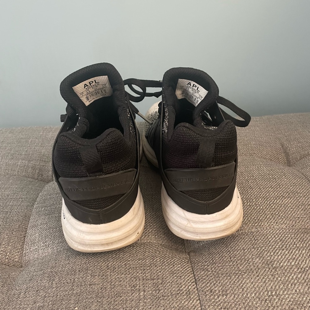 💗APL WOMENS SNEAKER ATHLETIC SHOES SIZE 7 EXCELLENT CONDITION - Picture 3 of 6